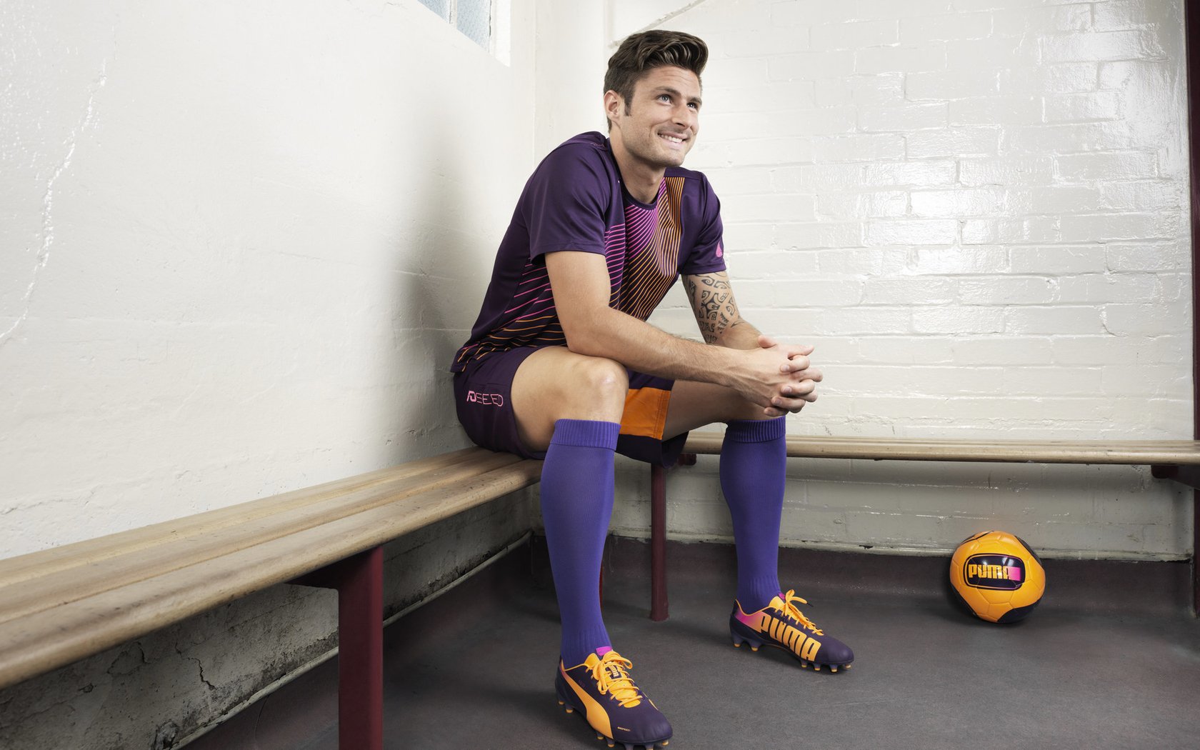 _裁判判罚引争议,比赛高潮迭起_,裁判过程